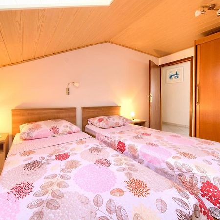 Apartment Mladen كرك المظهر الخارجي الصورة